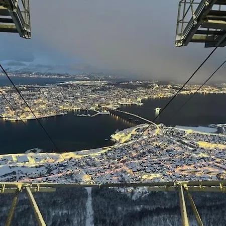 Mountainside - Breivikeidet Feriehus *